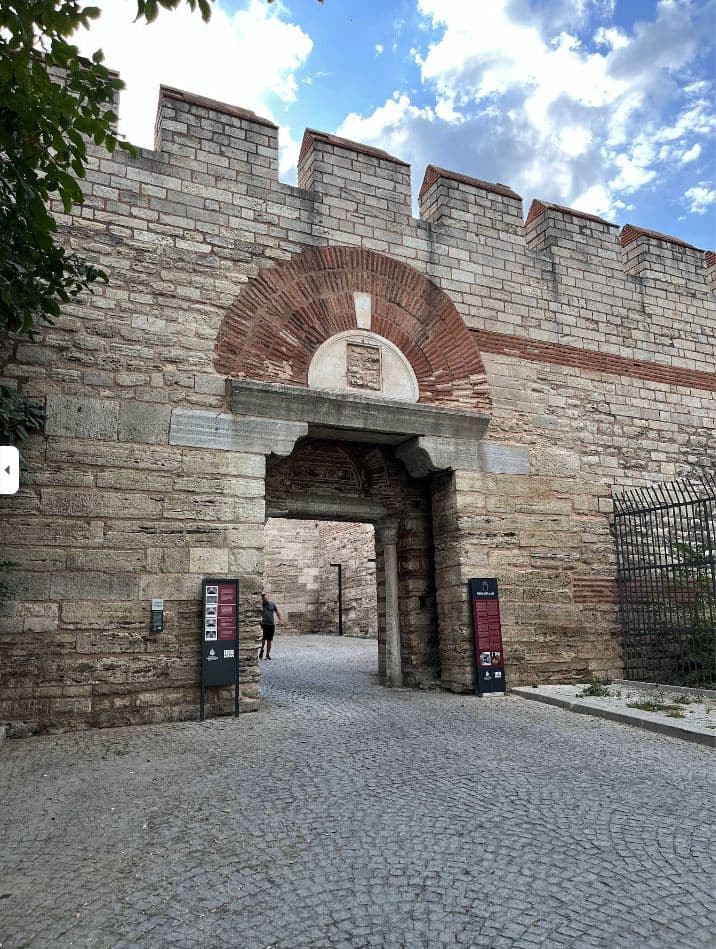 İstanbul Sur Kapıları : Mevlanakapı