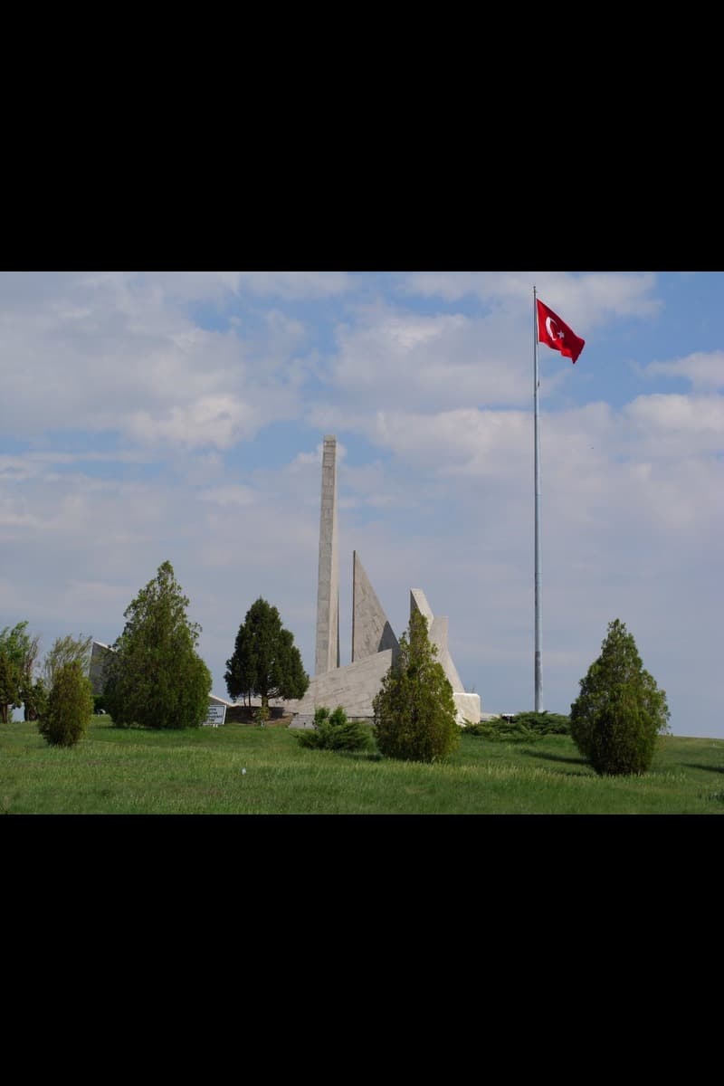 Zafertepe Çalköy Zafer Anıtı