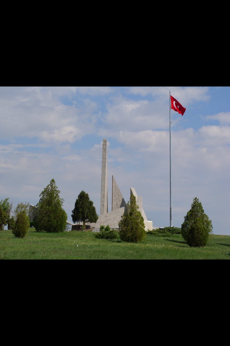 Zafertepe Çalköy Zafer Anıtı